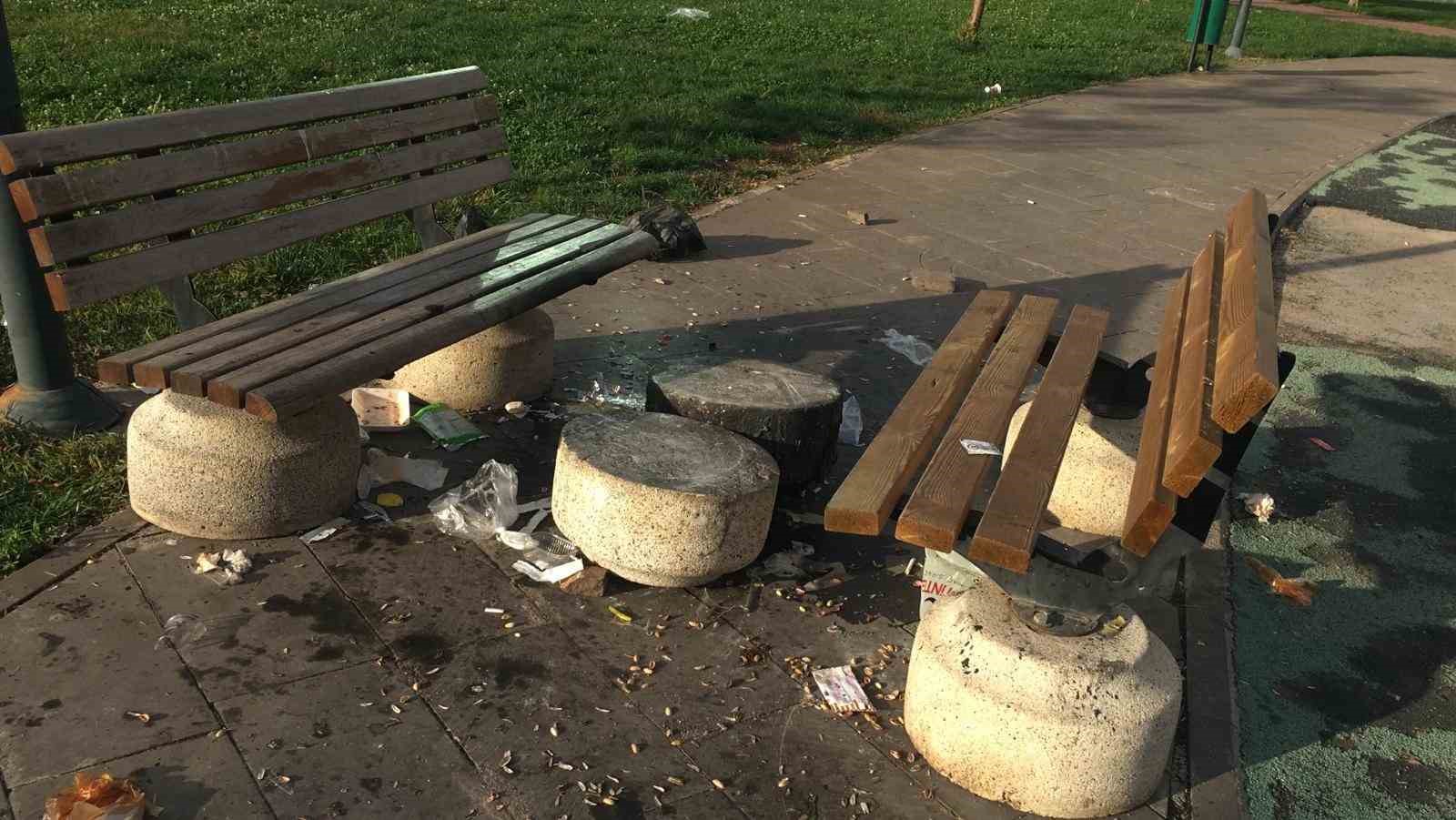 diyarbakirda bazi parklarda oturma banklari yakildi 1 Ug9VLRHi