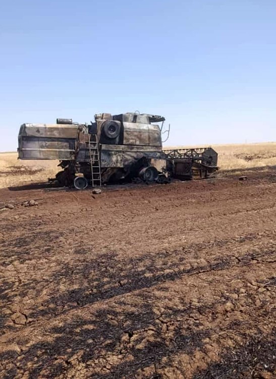 Diyarbakır’da biçerdöveri yanan Yozgatlı vatandaşa köylülerden destek: Biçerdöverin borcu için 800 bin lira topladılar 5 diyarbakirda bicerdoveri yanan yozgatli vatandasa koylulerden destek bicerdoverin borcu icin 800 bin lira topladilar gPCKvRCc