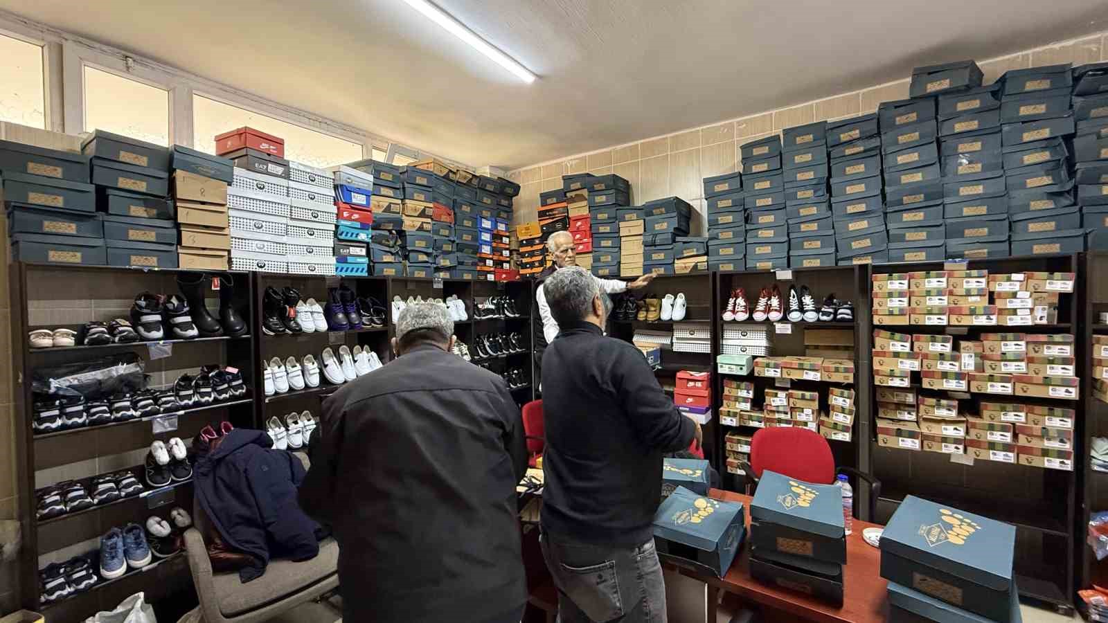 Diyarbakır’da binlerce yetim ve öksüzün ihtiyacı öğretmenlerin aracılığıyla karşılanıyor 6 diyarbakirda binlerce yetim ve oksuzun ihtiyaci ogretmenlerin araciligiyla karsilaniyor 2 c4szFCcT