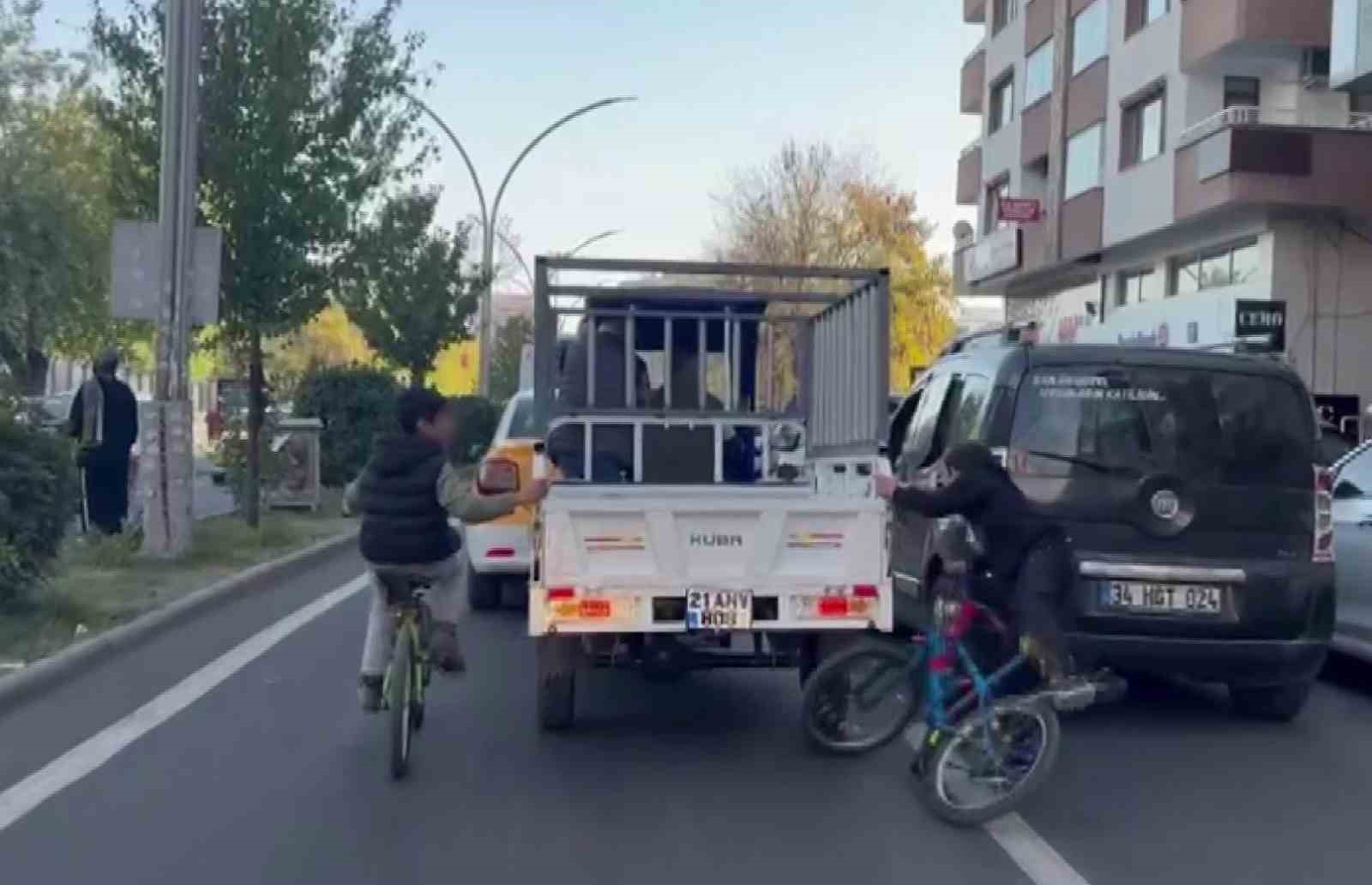 diyarbakirda bisikletli cocuklarin tehlikeli yolculugu 0 LZEZjV9G