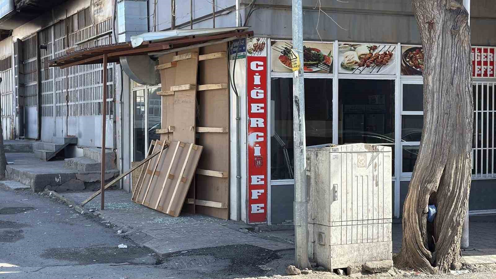 diyarbakirda carpisan araclardan biri is yerine daldi 3 lrpSrtZ2