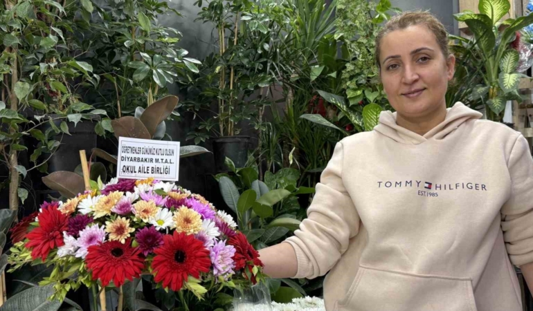 diyarbakirda-cicekcilerde-ogretmenler-gunu-yogunlugu-VjUZ6CIe.jpg