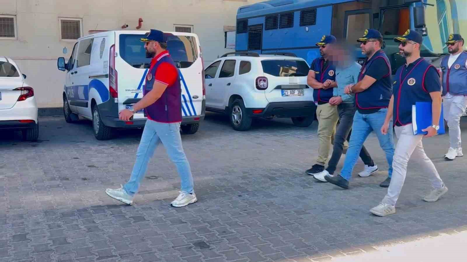 Diyarbakır’da cinayet zanlısının, kadını öldürdüğü yere 7 kez gittiği ortaya çıktı 5 diyarbakirda cinayet zanlisinin kadini oldurdugu yere 7 kez gittigi ortaya cikti 1 wBJHfj9s