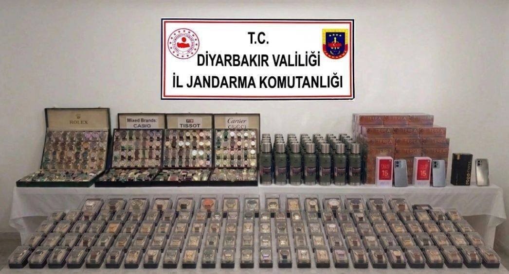 diyarbakirda cok sayida gumruk kacagi urun ele gecirildi 0 36ClsCw2