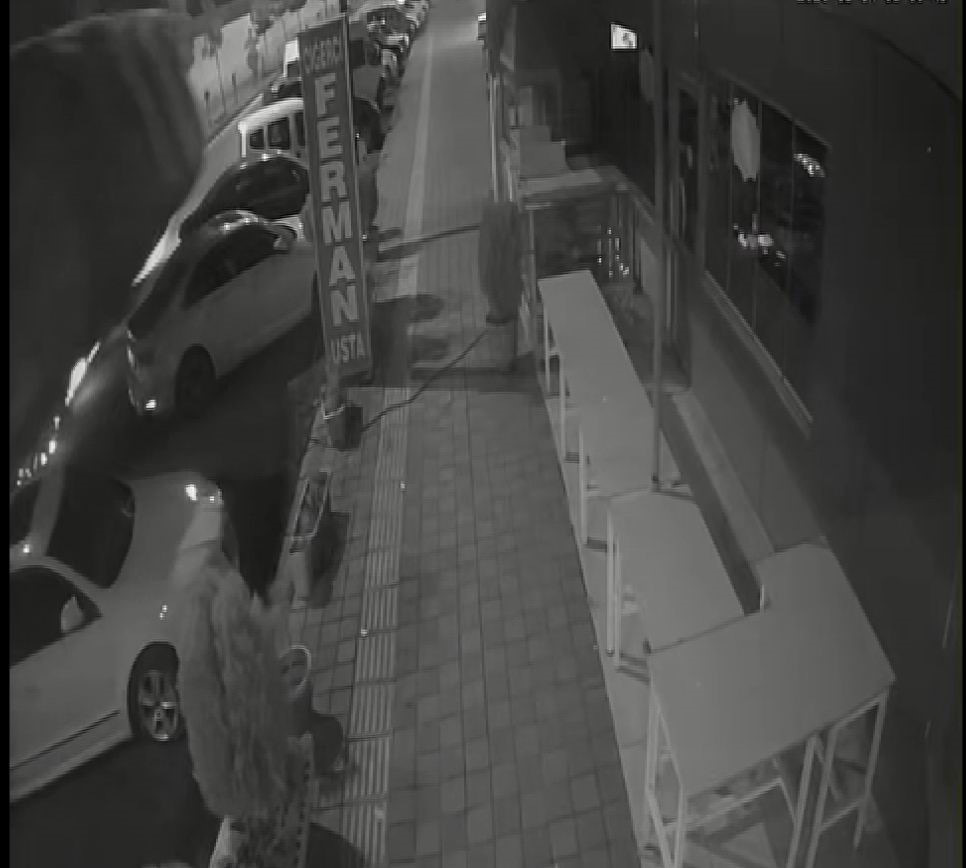 Diyarbakır’da devrilen tırın 7 araca çarpma anı kameraya yansıdı 5 diyarbakirda devrilen tirin 7 araca carpma ani kameraya yansidi 1 jVmQLwAd