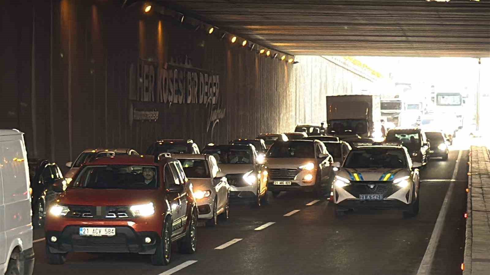 diyarbakirda dugun konvoyunda kaza 3 yarali 1 8z4GJuAO