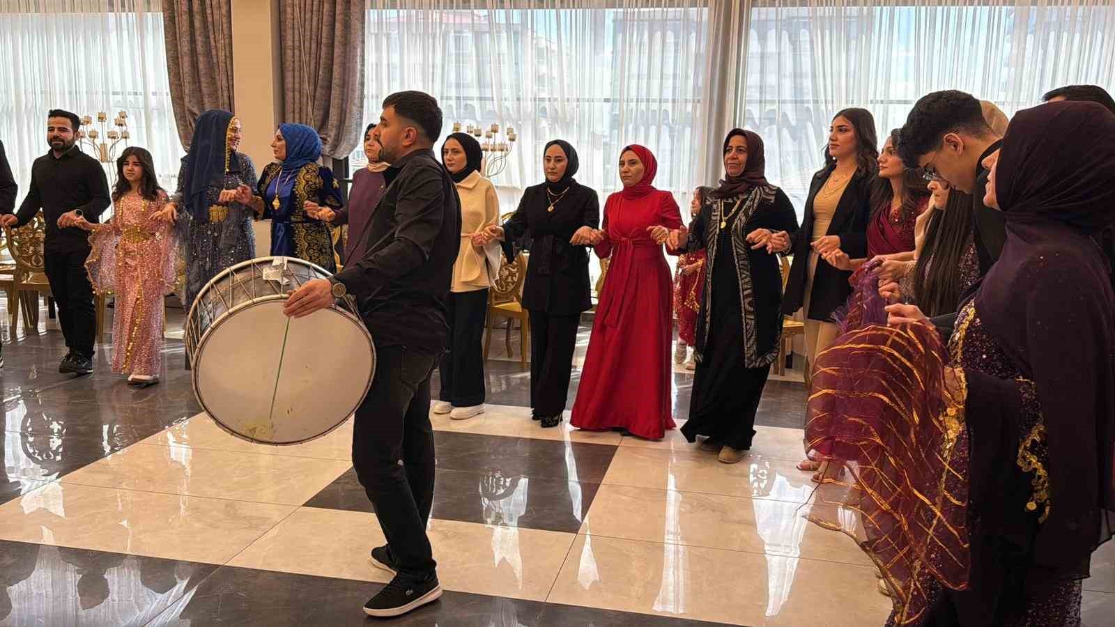 diyarbakirda dugun sezonu acildi salonlar doldu 0 IWvX8YHM
