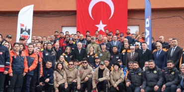 diyarbakirda-egitimlerini-tamamlayan-arama-kurtarma-ekiplerine-pec-takildi-4UGsO8Mm.jpg