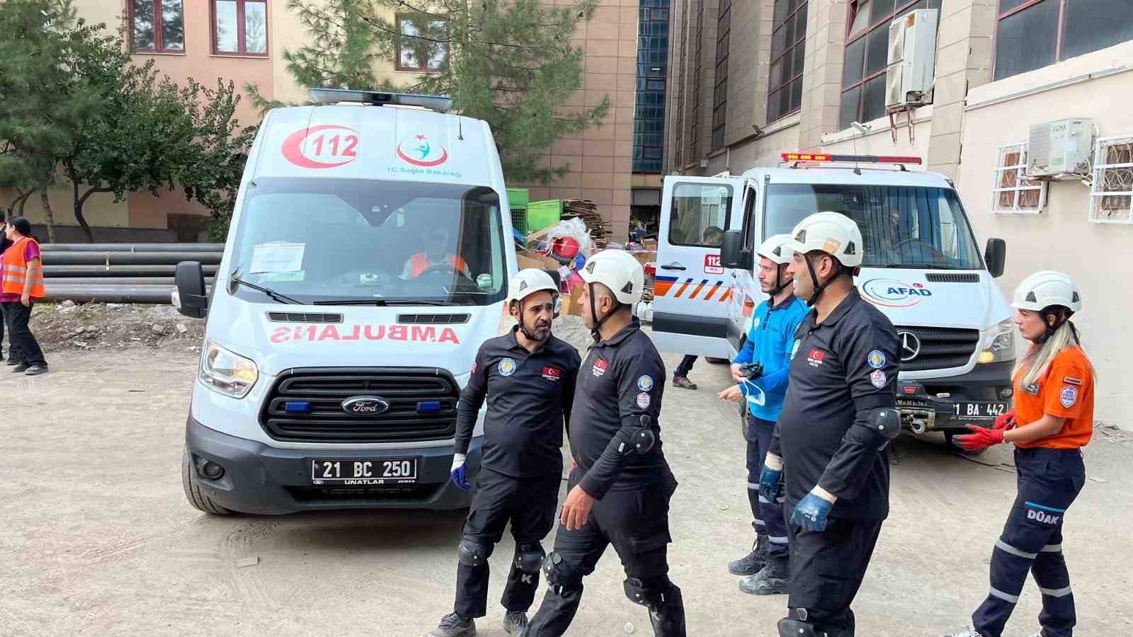 diyarbakirda ekiplerin deprem tatbikati gercegi aratmadi 1