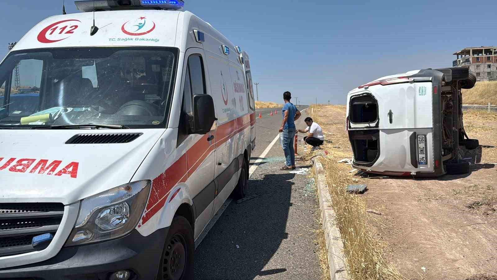 Diyarbakır’da engellileri taşıyan minibüs kaza yaptı: 19 yaralı 4 diyarbakirda engellileri tasiyan minibus kaza yapti 19 yarali 0 Ym87Zu7z