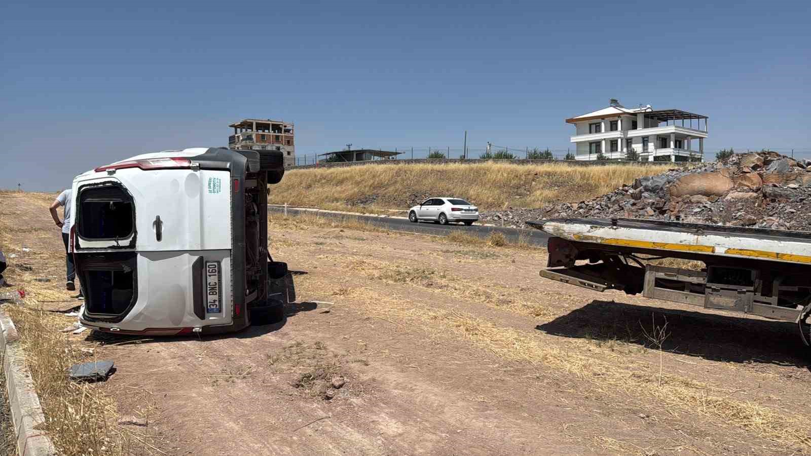 Diyarbakır’da engellileri taşıyan minibüs kaza yaptı: 19 yaralı 5 diyarbakirda engellileri tasiyan minibus kaza yapti 19 yarali 1 2LZcNQXu