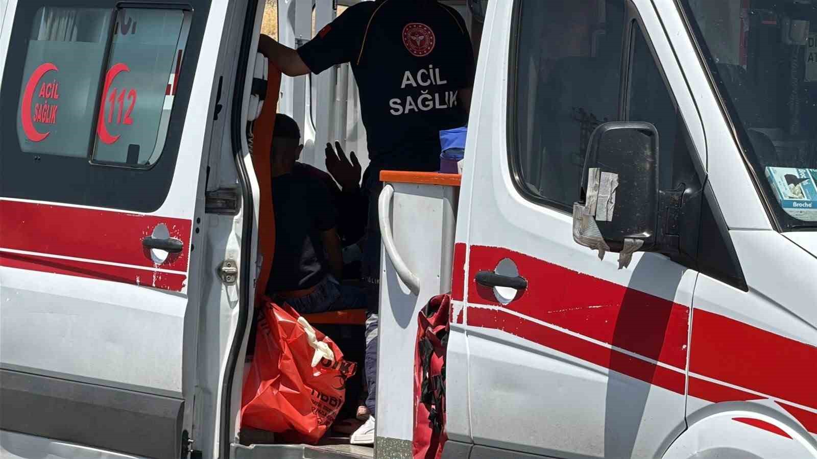 Diyarbakır’da engellileri taşıyan minibüs kaza yaptı: 19 yaralı 7 diyarbakirda engellileri tasiyan minibus kaza yapti 19 yarali 3 lNwHGW6z