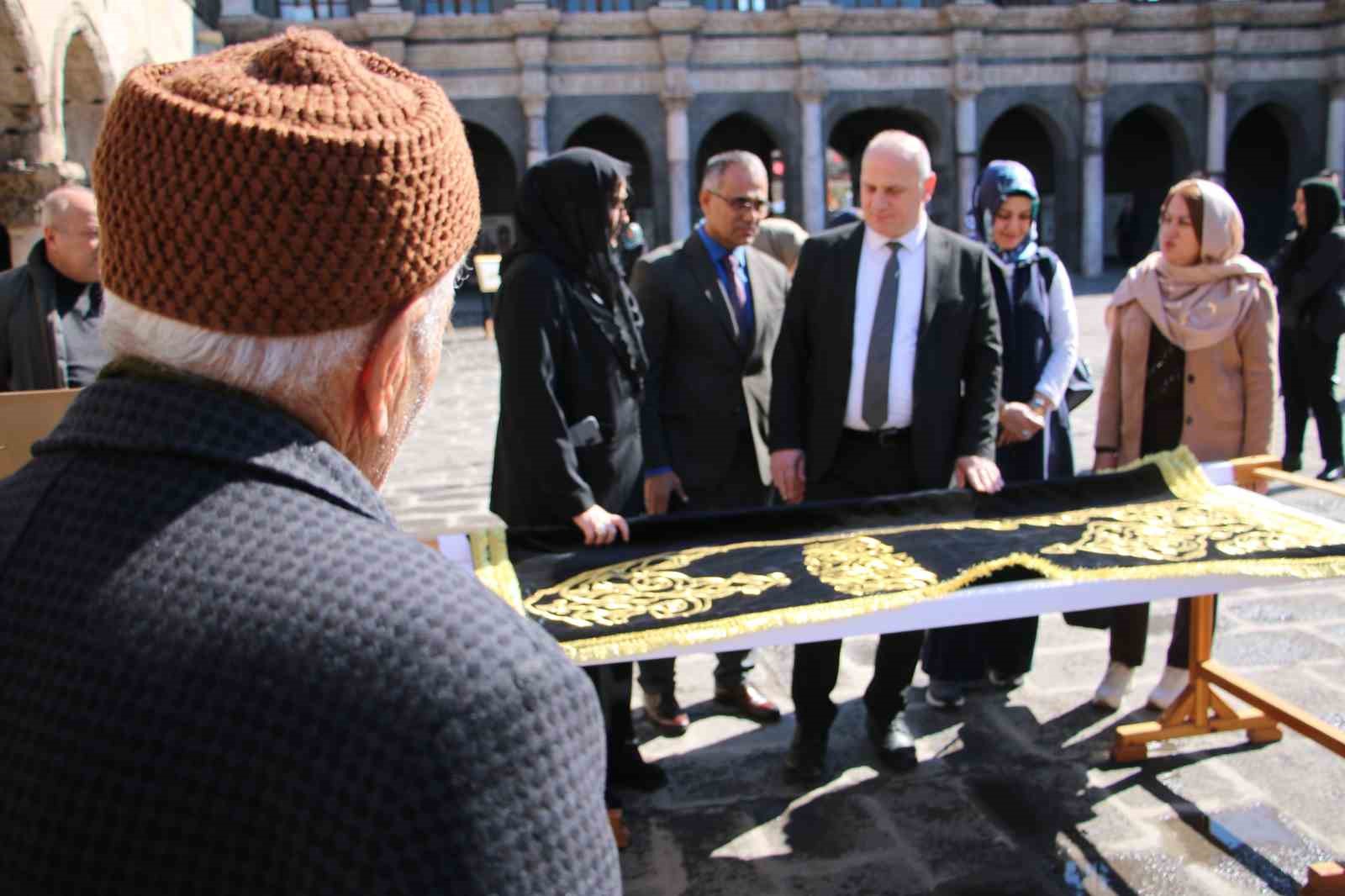 diyarbakirda esma ul husna maras islemeleri ulu camide sergilendi 7