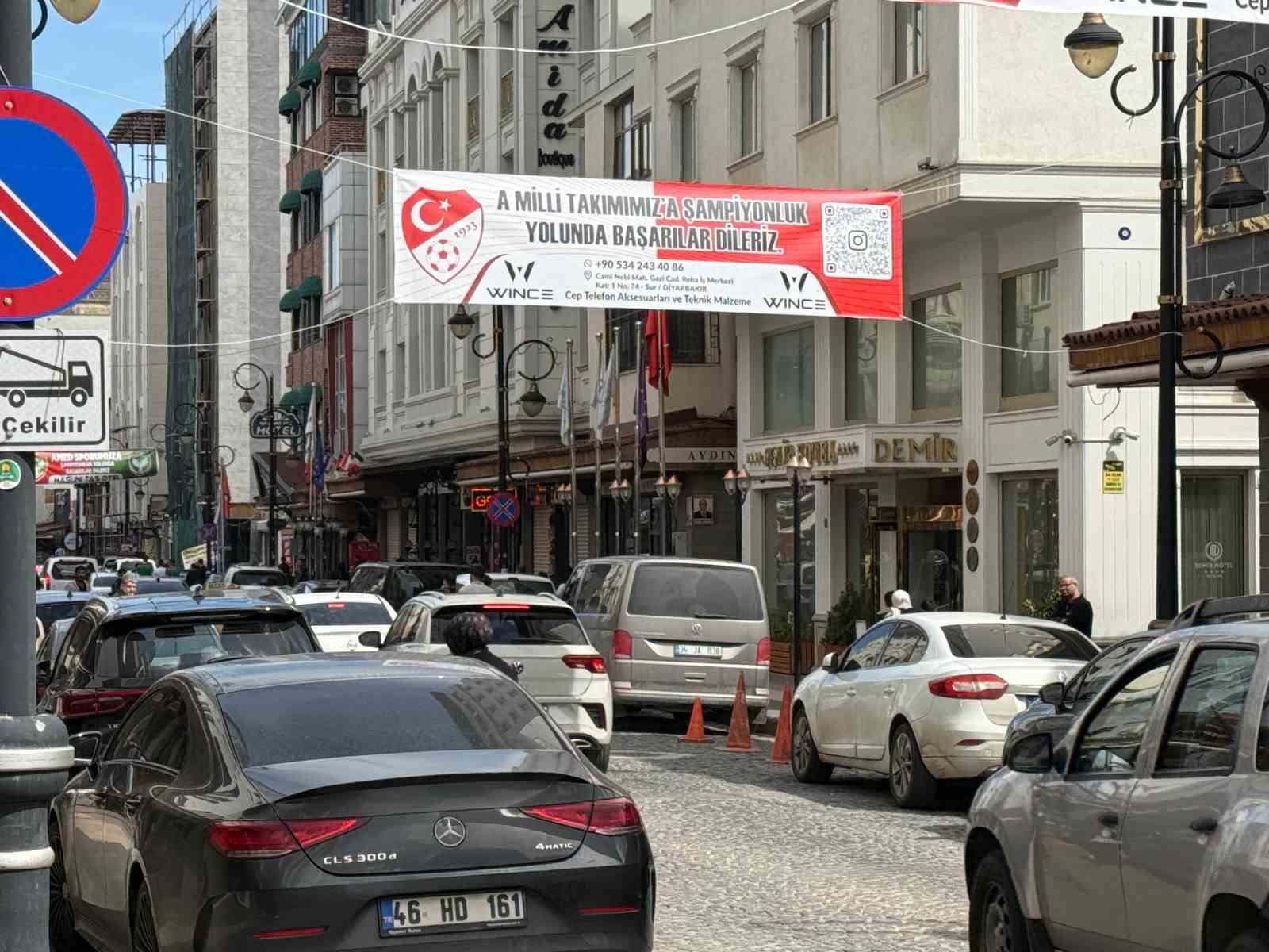 Diyarbakır’da esnaftan A Milli Futbol Takıma destek 4 diyarbakirda esnaftan a milli futbol takima destek 0 KT3zN9yN