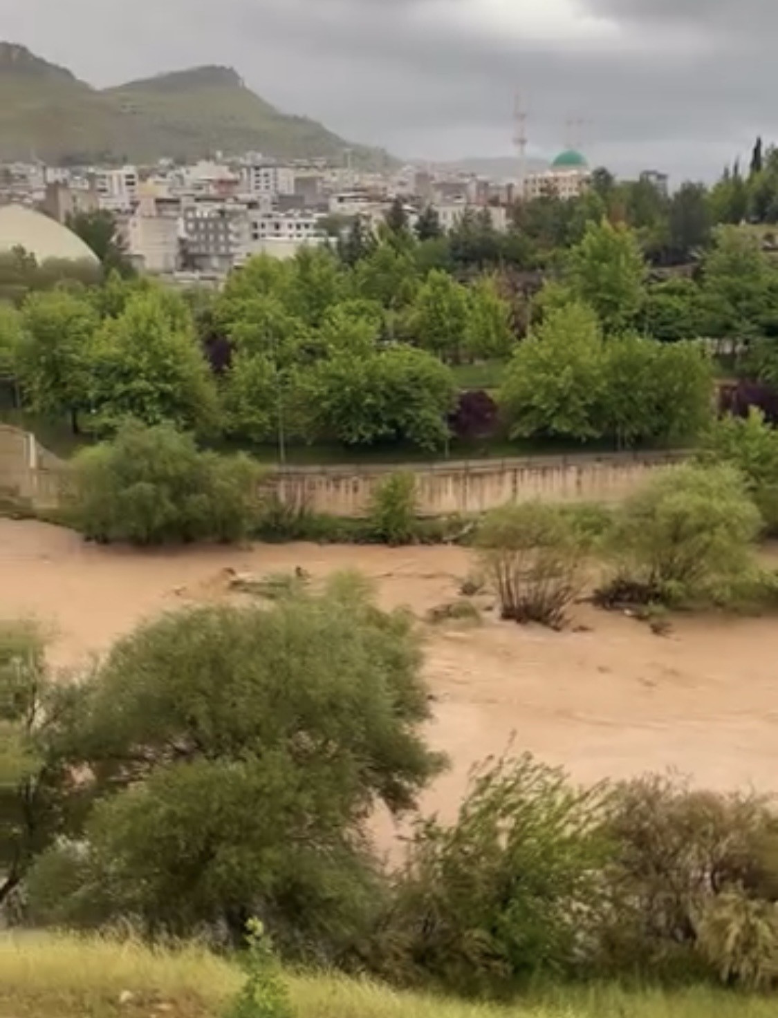 diyarbakirda etkili olan saganak yagis hayati olumsuz etkiledi 2 P6ctKnMm