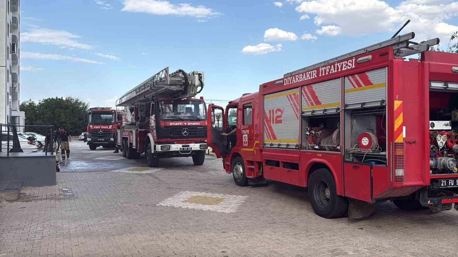 Diyarbakır’da ev yangınında 1 kişi dumandan etkilendi 4 diyarbakirda ev yangininda 1 kisi dumandan etkilendi 0 enXgMSHO