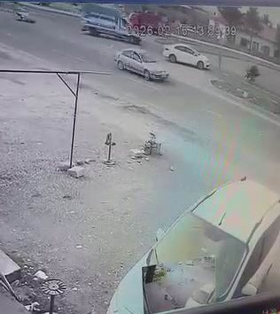 diyarbakirda feci kaza kamyonete carpti hayatini kaybetti 1 TqNlRKD1