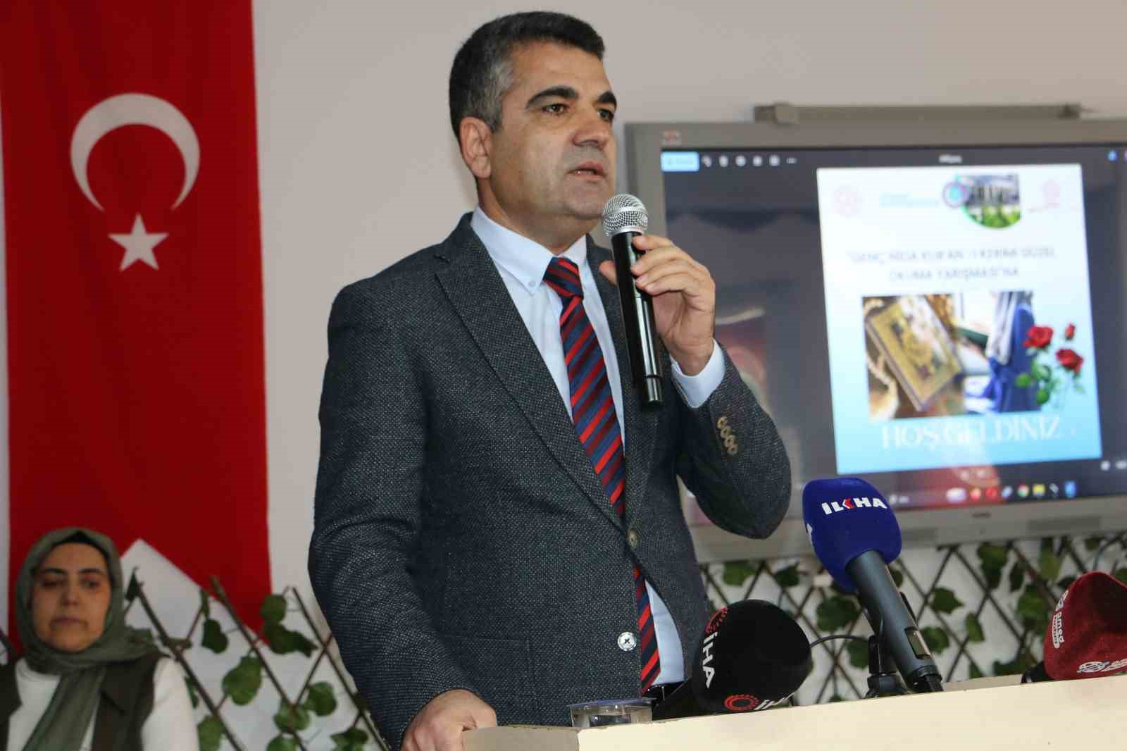 Diyarbakır’da Genç Nida Kur’an-ı Kerim’i Güzel Okuma Yarışması yapılıyor 5 diyarbakirda genc nida kuran i kerimi guzel okuma yarismasi yapiliyor 1 w8EeBfJ6