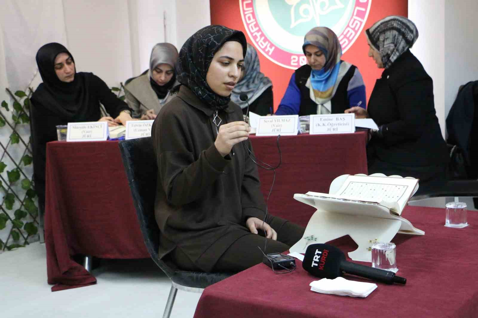 Diyarbakır’da Genç Nida Kur’an-ı Kerim’i Güzel Okuma Yarışması yapılıyor 9 diyarbakirda genc nida kuran i kerimi guzel okuma yarismasi yapiliyor 5 YbgjqzNG