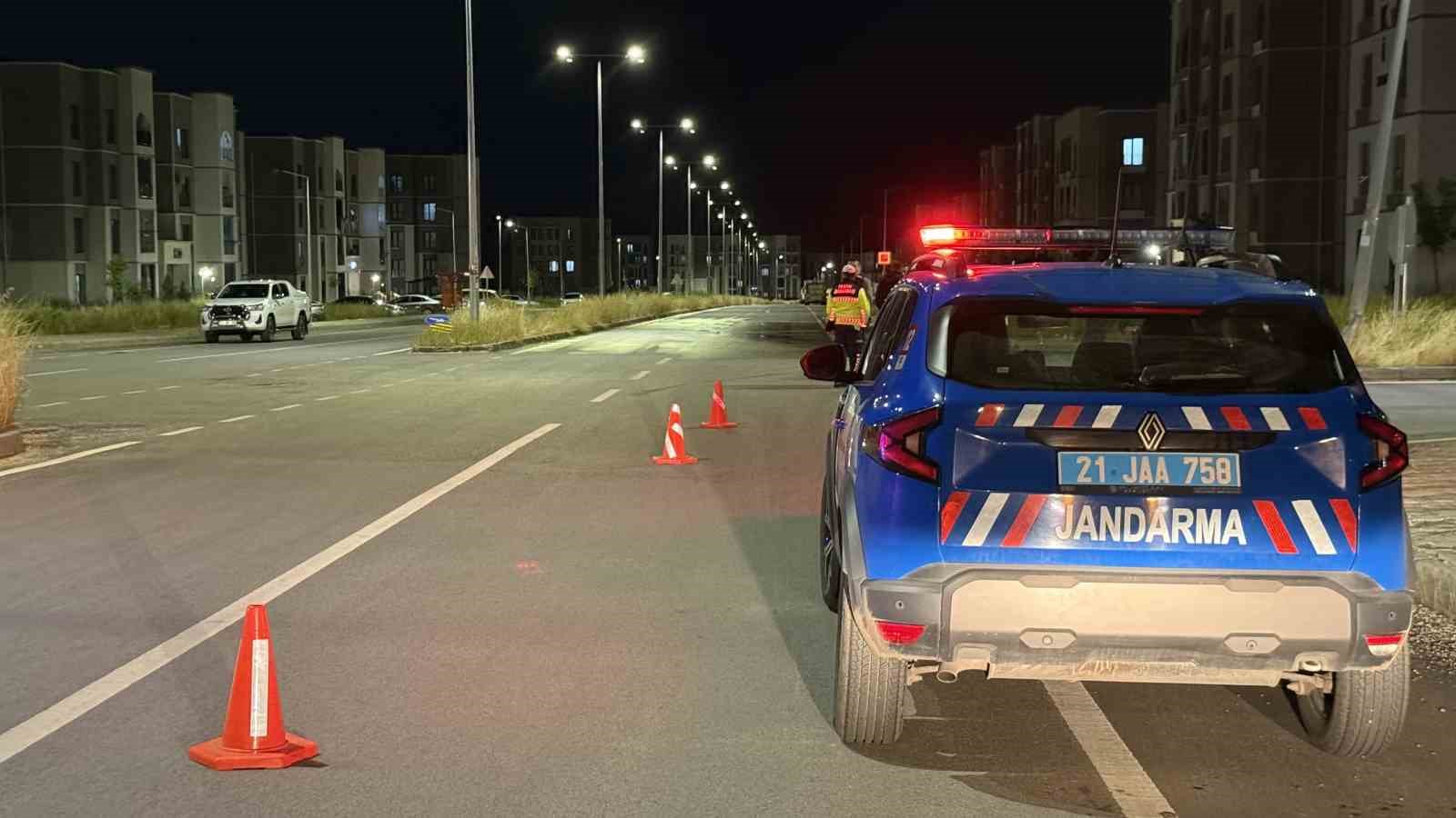 diyarbakirda halk otobusu ile otomobil carpisti 2 olu 5 yarali 0 zbbMiOeZ