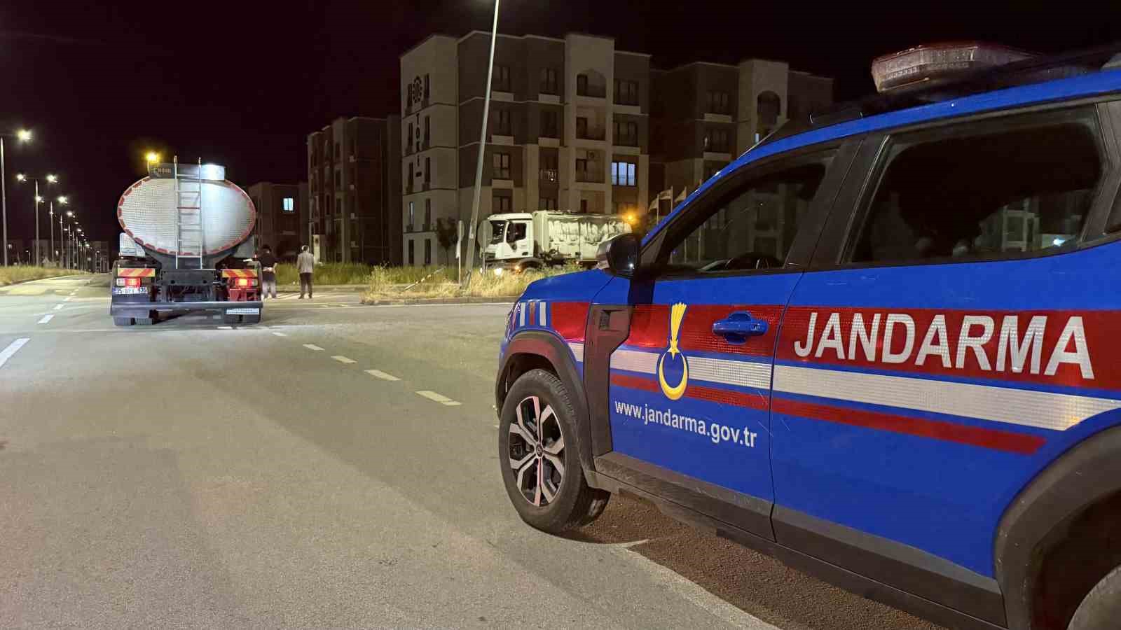 diyarbakirda halk otobusu ile otomobil carpisti 2 olu 5 yarali 2