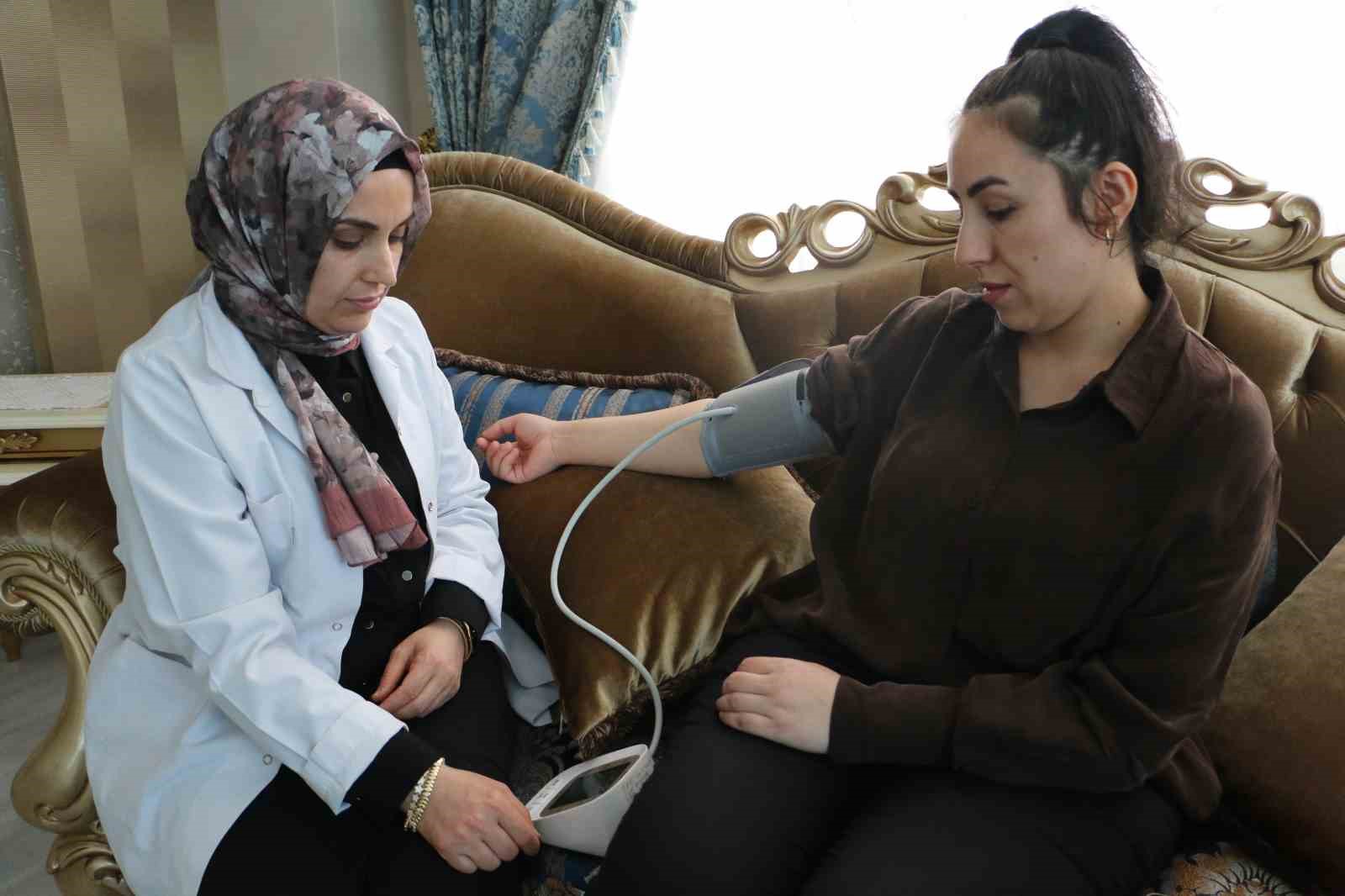 diyarbakirda her gebeye bir ebe uygulamasiyla anne adaylarina birebir destek 2 MkGhe2PA