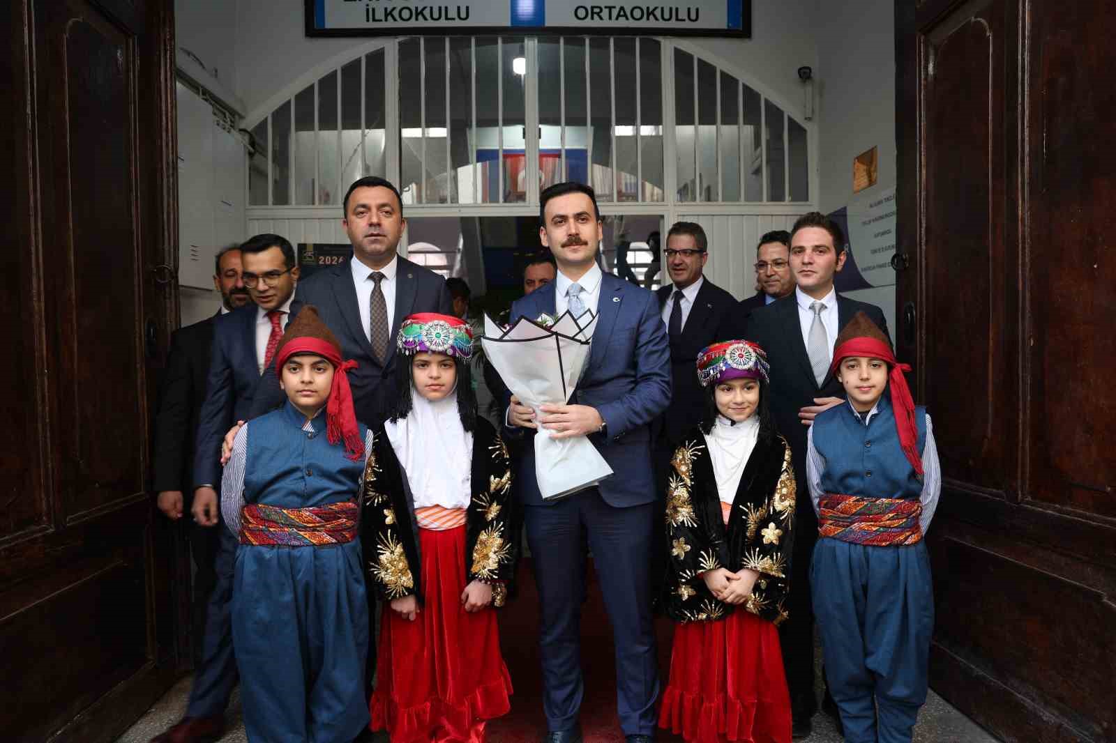 diyarbakirda ihtiyac sahibi vatandasin evi denetimli serbestlik hukumlulerince onarima alindi 8