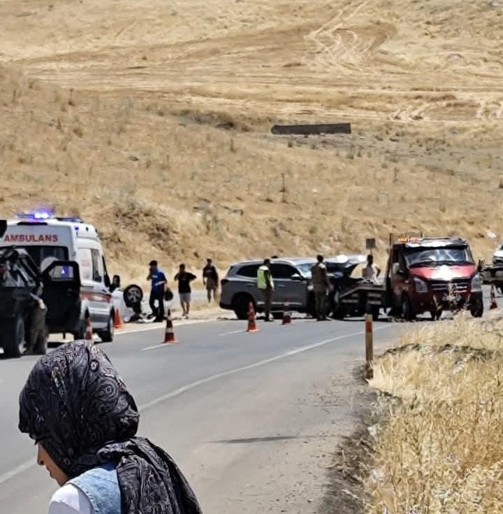 Diyarbakır’da iki otomobil çarpıştı: 9 yaralı 4 diyarbakirda iki otomobil carpisti 9 yarali 0 Mn5l1gGw