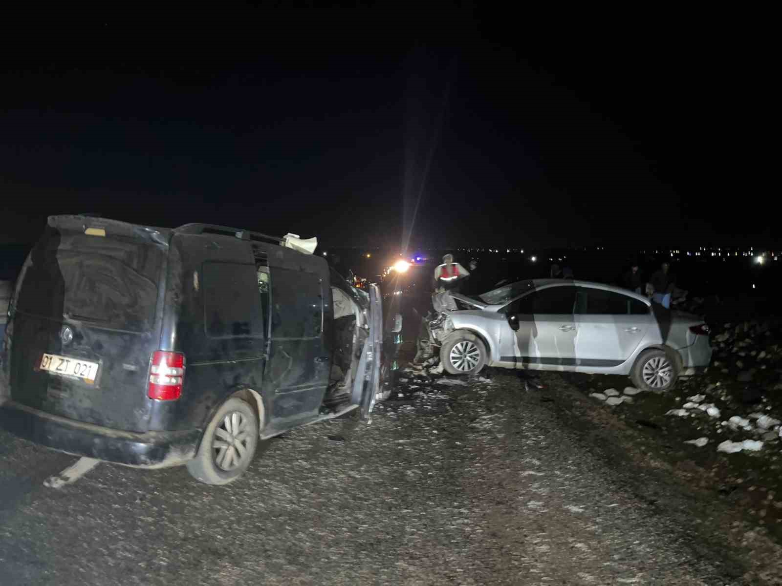 diyarbakirda iki otomobilin carpistigi kazada olu sayisi 5e yukseldi 0 NUL5UEV9