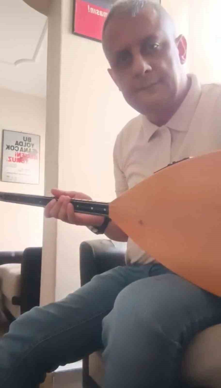 Diyarbakır’da ilginç boşanma: Kadının halay çekmesine erkek bağlama çalarak cevap verdi 5 diyarbakirda ilginc bosanma kadinin halay cekmesine erkek baglama calarak cevap verdi 1 WJhVbAf9