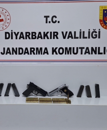 diyarbakirda-jasatin-calismalarinda-tabancalar-ve-muhimmatlari-ele-gecirildi-bLwNspwO.jpg