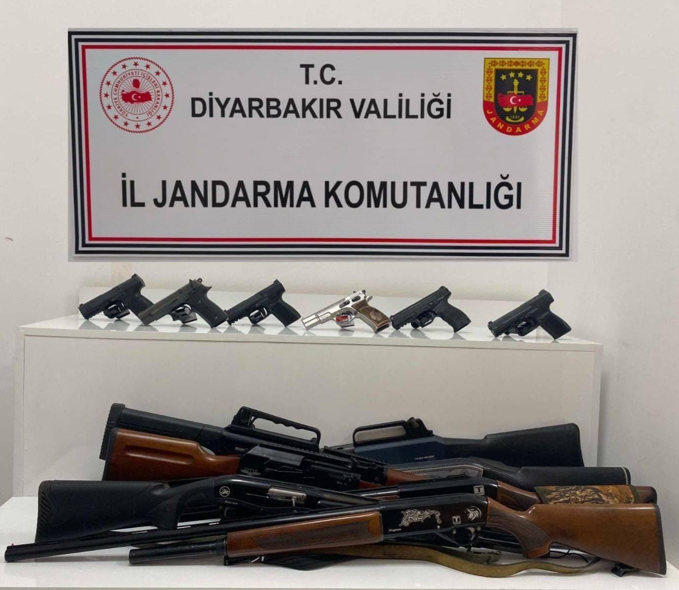 diyarbakirda kacak silah operasyonu 1 z4HrqQc2