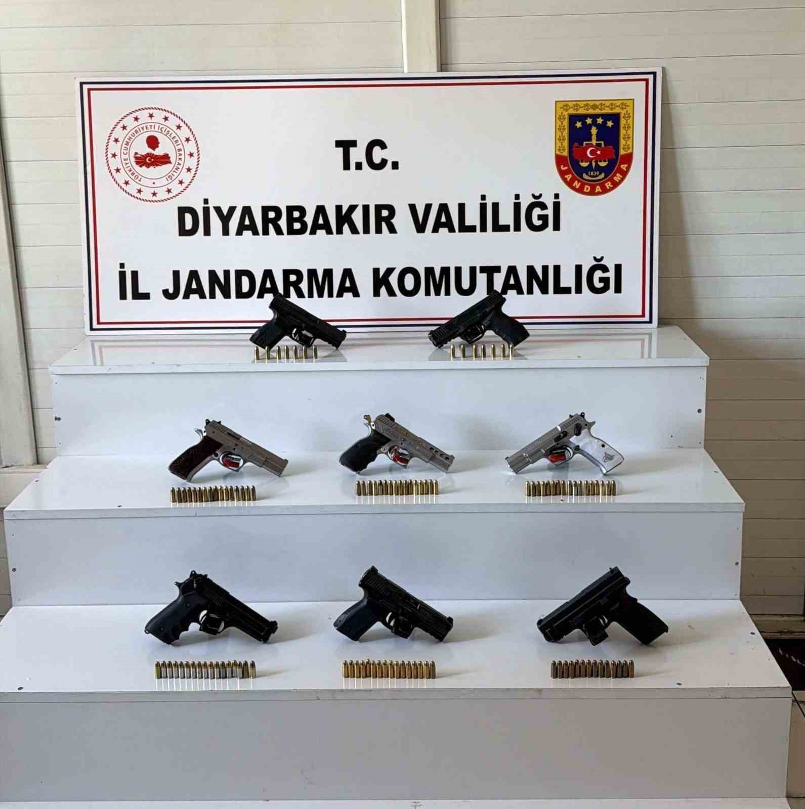 diyarbakirda kacak silah operasyonu 2 cIe93S3d