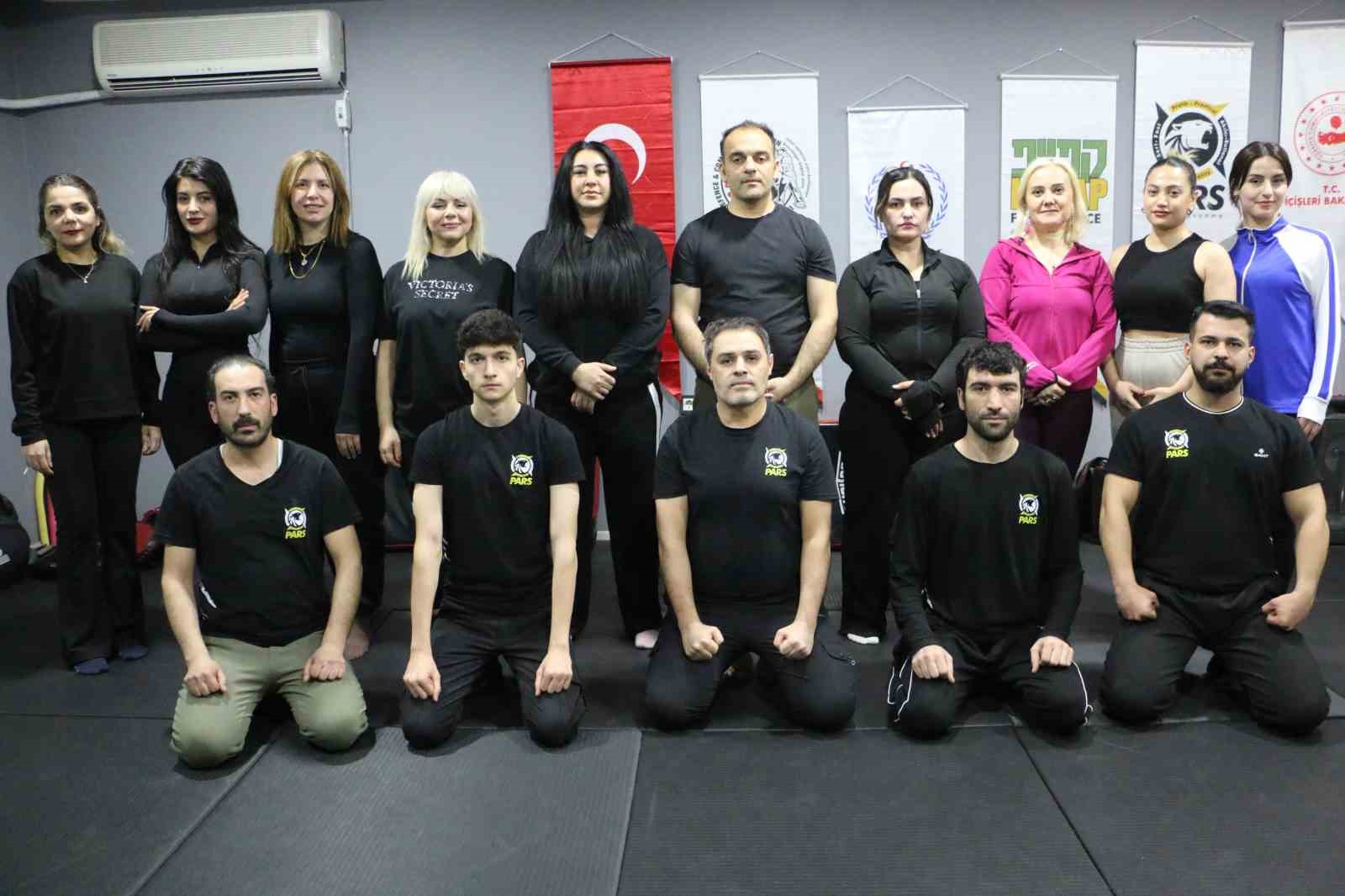 diyarbakirda kadinlar kendilerini savunmayi ogreniyor 4 ssaDnX3p