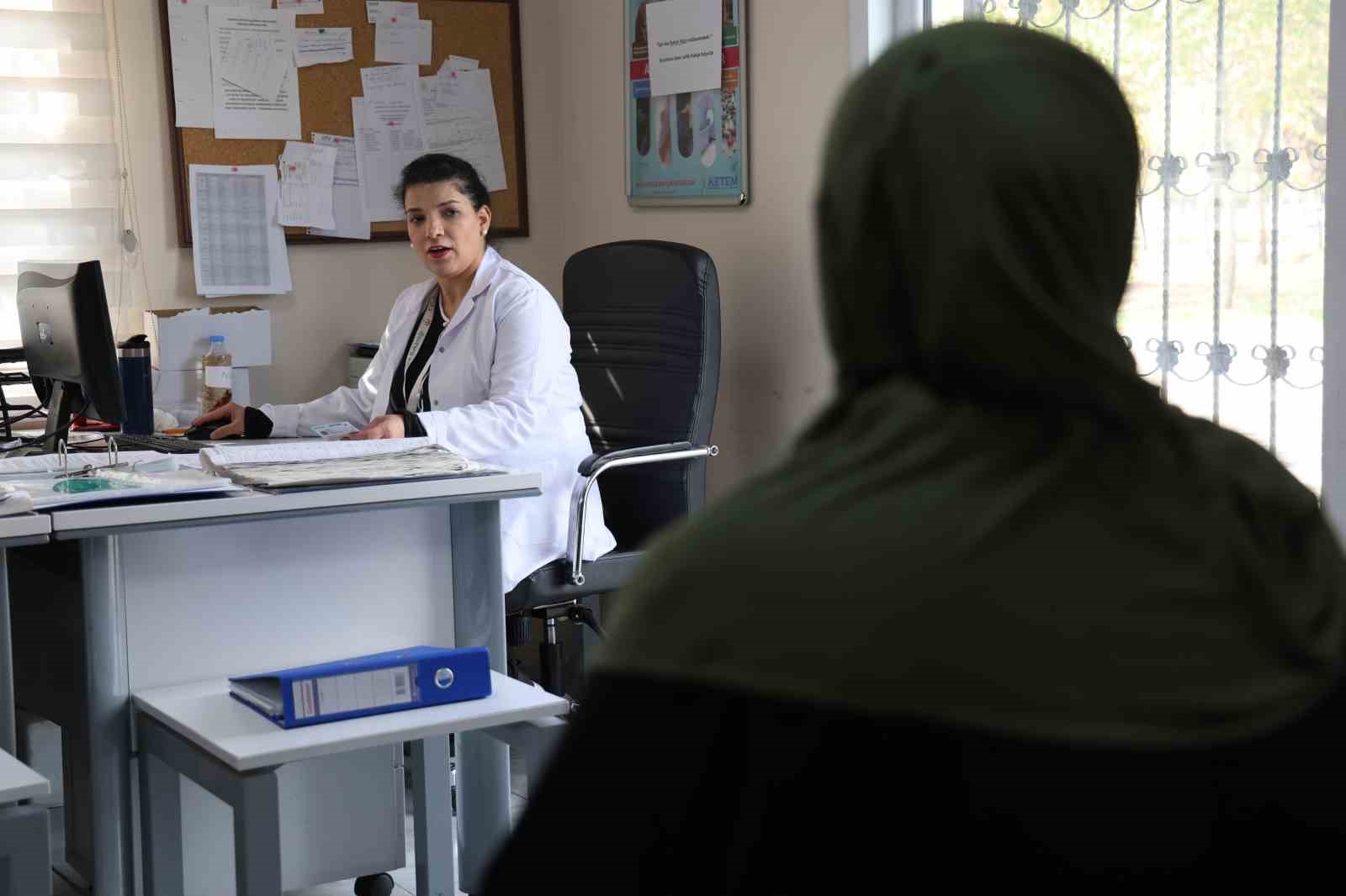 Diyarbakır’da kadınlar, meme kanseri taramaları için Aile Sağlığı Merkezi’ne başvuruyor 9 diyarbakirda kadinlar meme kanseri taramalari icin aile sagligi merkezine basvuruyor 5 lDu7Y5bz