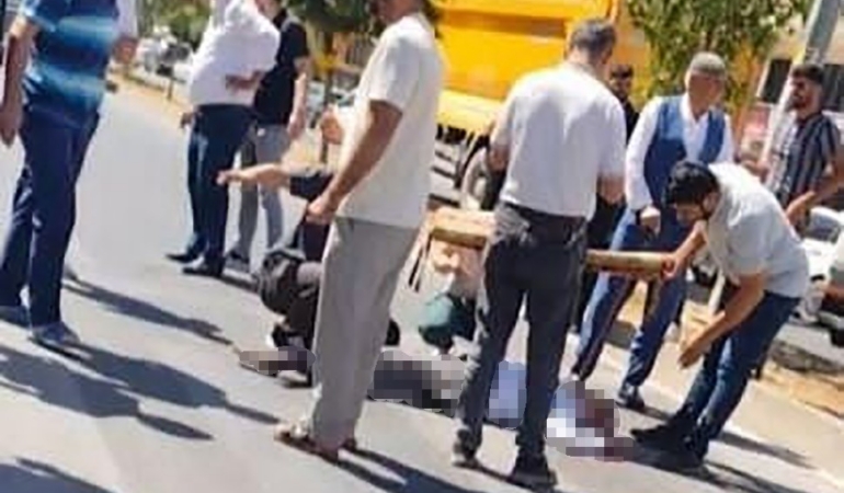 diyarbakirda-kamyonun-carptigi-yasli-adam-hayatini-kaybetti-CmzU9SHn.jpg