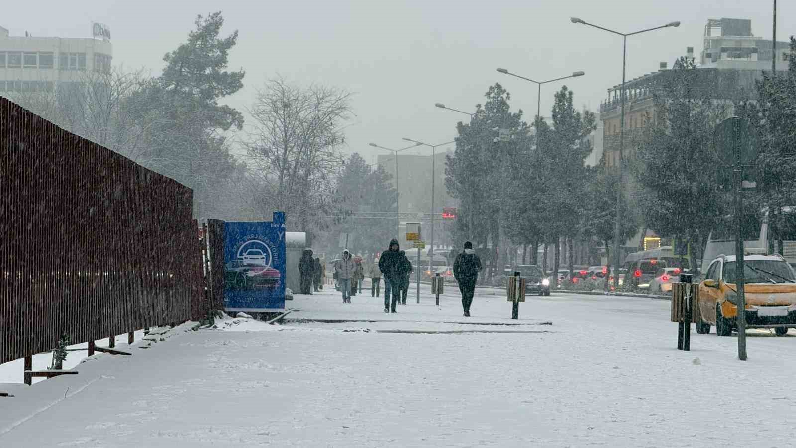Diyarbakır’da kar yağışı etkili oldu 7 diyarbakirda kar yagisi etkili oldu 3