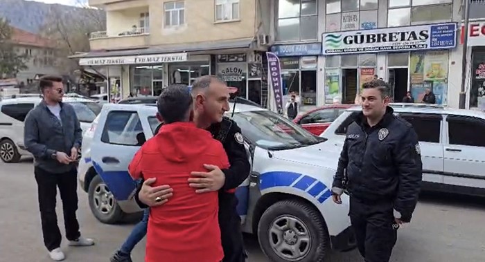 diyarbakirda kavga ihbarina giden polis surprizle karsilasti 2