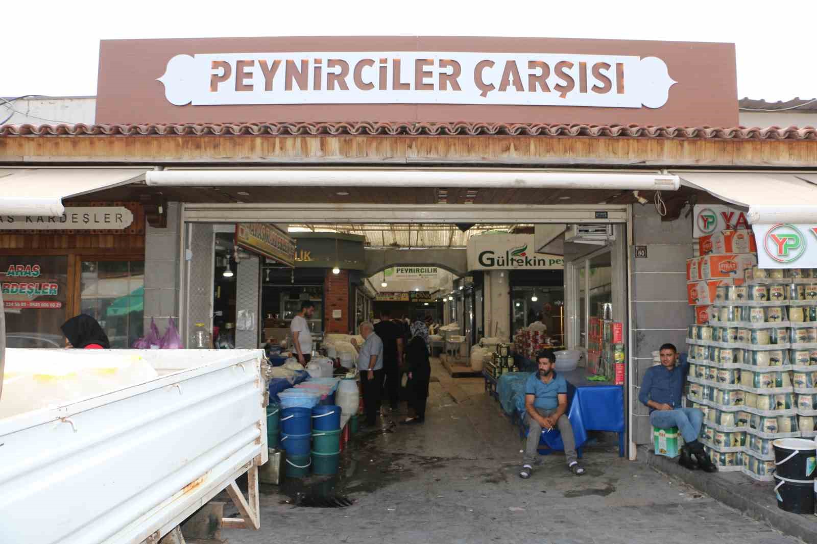 Diyarbakır’da kışlık peynir mesaisi başladı 7 diyarbakirda kislik peynir mesaisi basladi 3 JdmpyJfX
