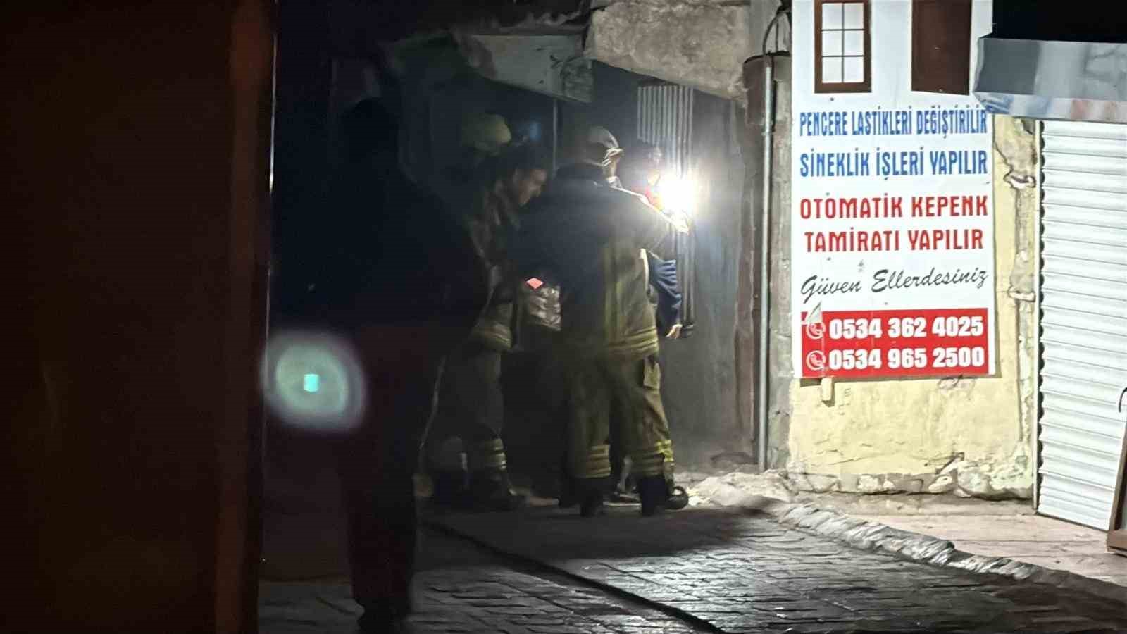 diyarbakirda kolonlarindan ses gelen 8 katli apartman tahliye edildi 5