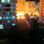 diyarbakirda-korkutan-yangin-geceyi-gunduze-ceviren-alevler-apartmanlara-sicramadan-sonduruldu-phn1dSvl.jpg