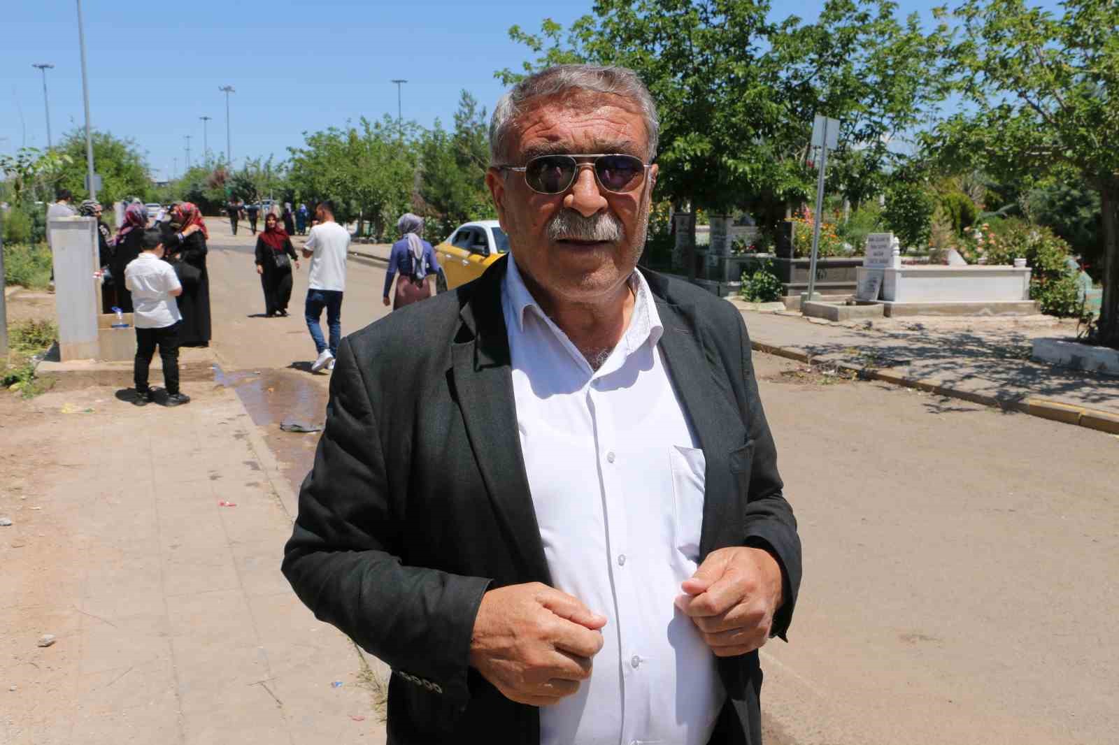 Diyarbakır’da Kurban Bayramı’nın ilk gününde mezarlıklar doldu taştı 6 diyarbakirda kurban bayraminin ilk gununde mezarliklar doldu tasti 2 AcfR9OdE