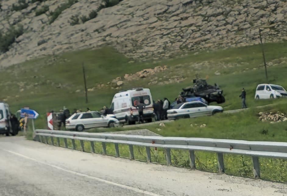 Diyarbakır’da mezuniyet kutlamasına giden öğrenciler kaza yaptı: 6 yaralı 4 diyarbakirda mezuniyet kutlamasina giden ogrenciler kaza yapti 6 yarali 0 aKhfjlcv
