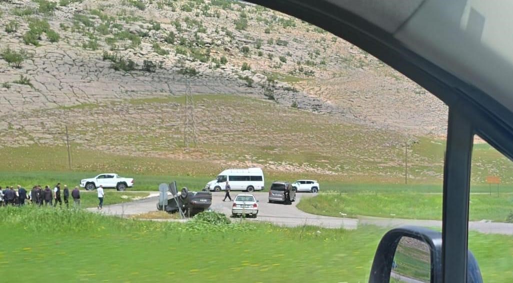 Diyarbakır’da mezuniyet kutlamasına giden öğrenciler kaza yaptı: 6 yaralı 5 diyarbakirda mezuniyet kutlamasina giden ogrenciler kaza yapti 6 yarali 1