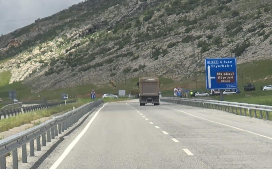 Diyarbakır’da mezuniyet kutlamasına giden öğrenciler kaza yaptı: 6 yaralı 6 diyarbakirda mezuniyet kutlamasina giden ogrenciler kaza yapti 6 yarali 2 5ckIkT1y