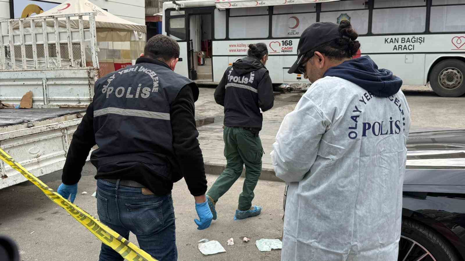 diyarbakirda muteahhit ile emlakci arasinda tadilat kavgasi 4 yarali 2 lJN66g1I
