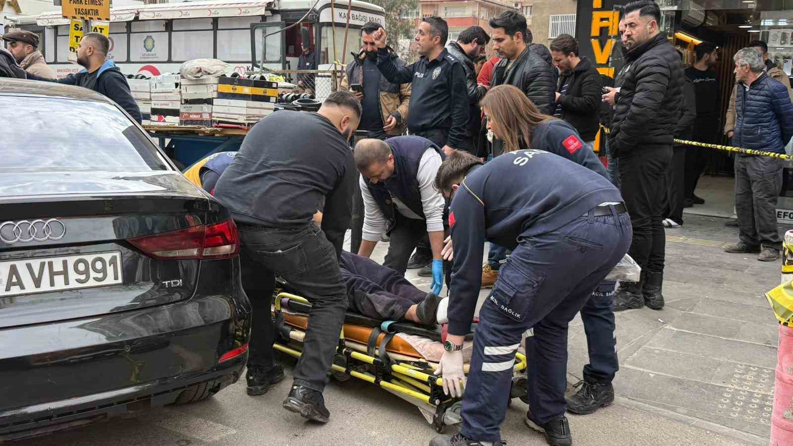 diyarbakirda muteahhit ile emlakci arasinda tadilat kavgasi 4 yarali 4 qVIgPC63