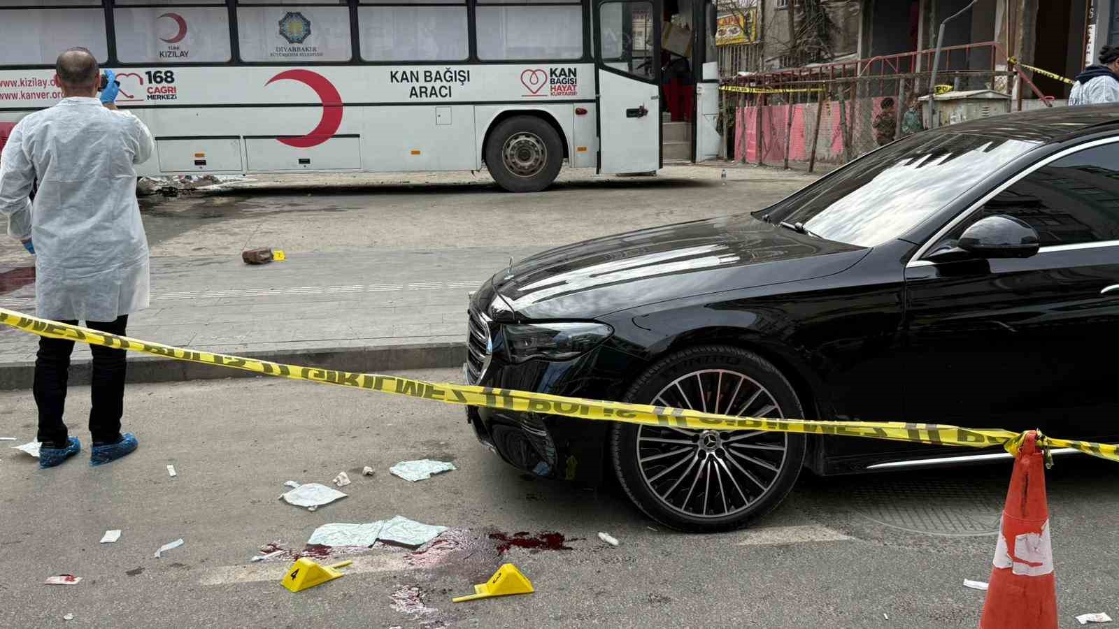diyarbakirda muteahhit ile emlakci arasinda tadilat kavgasi 4 yarali 5
