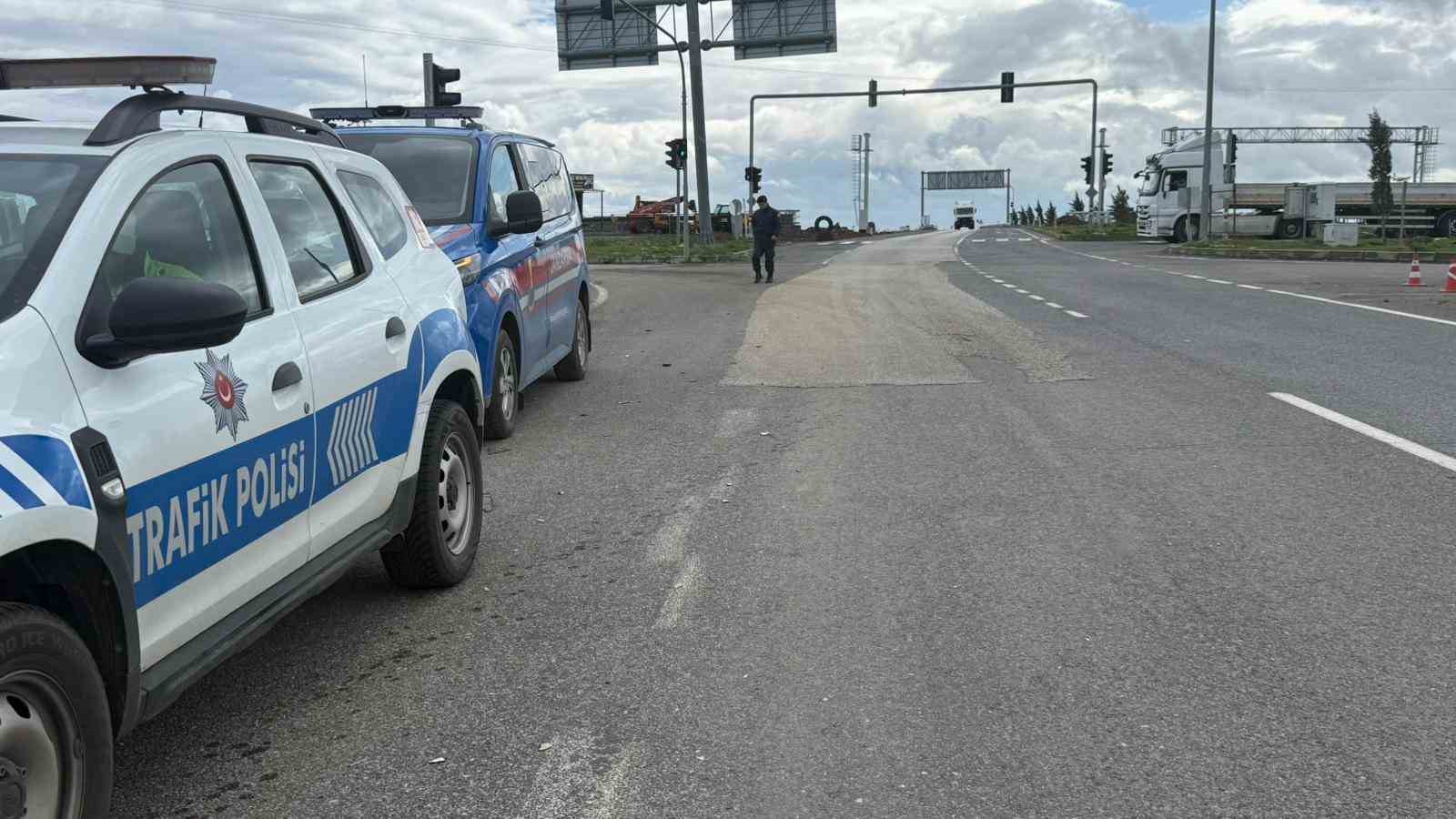 diyarbakirda okul servisi kaza yapti 13u ogrenci 15 yarali 1 4qw3Eazk