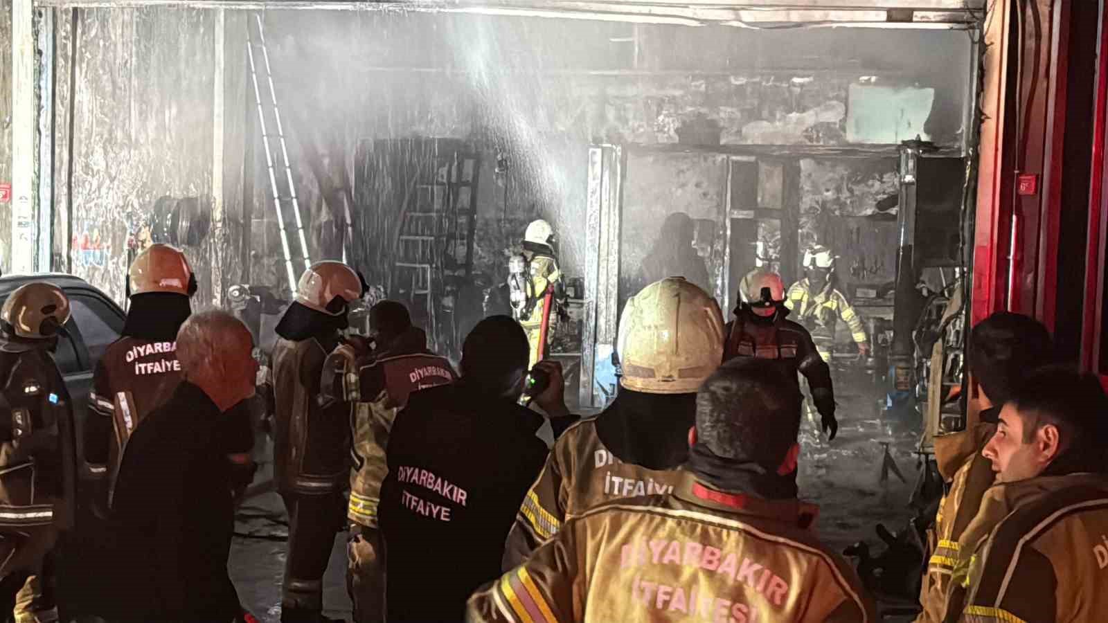 Diyarbakır’da oto tamir dükkanında yangın 6 diyarbakirda oto tamir dukkaninda yangin 2 NLBSuMZd